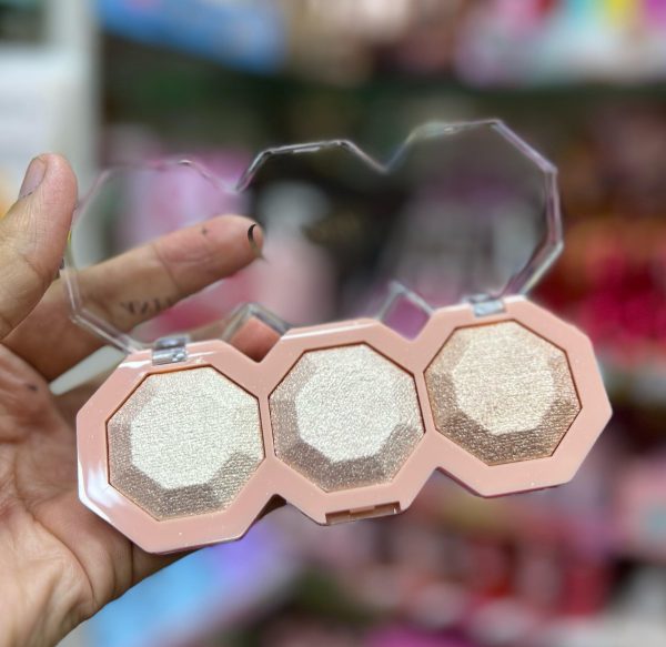 Apple Ear Headphones Wired Earphone For Iphone Microphone Ear Phone – Hands-free | Handsfree For Mobile Phone – Without Box – Random Color